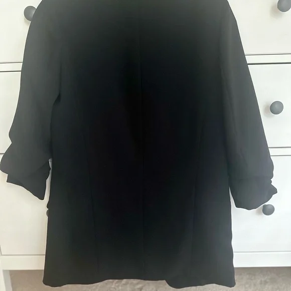 Black blazer - Picture 3 of 7